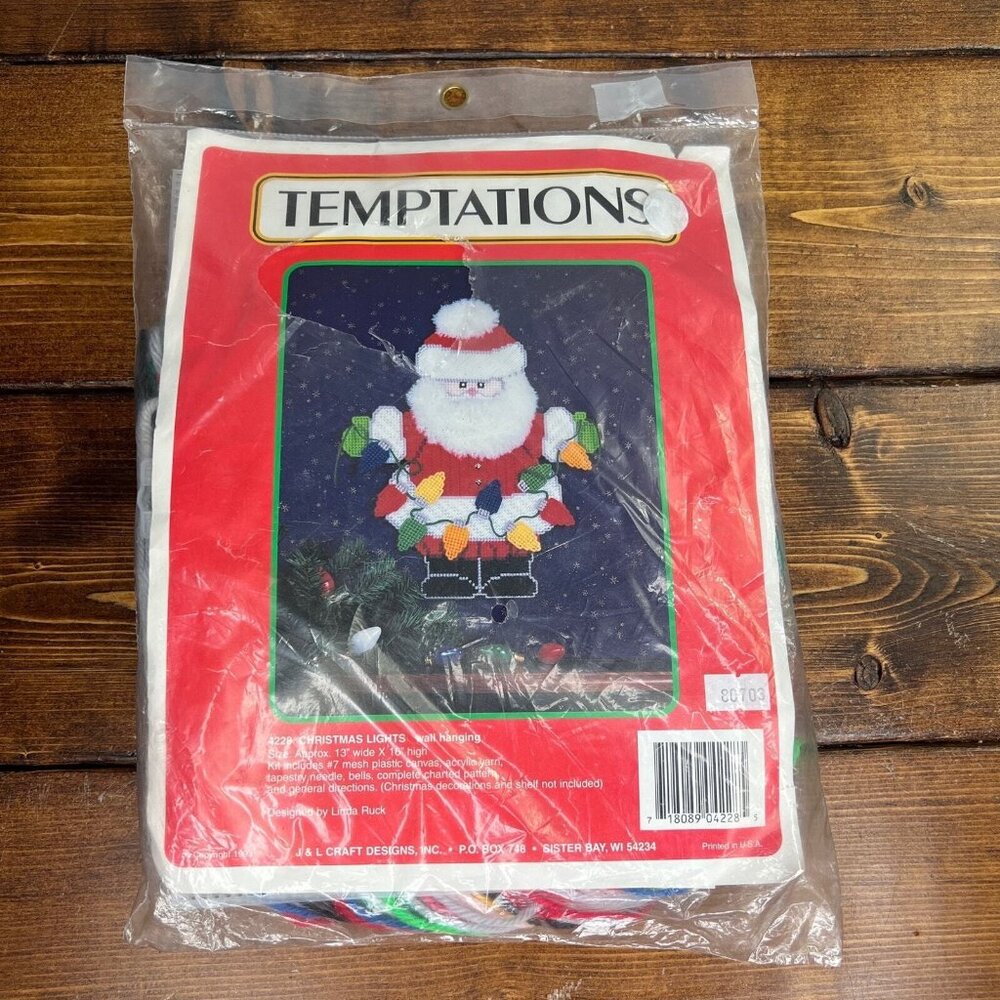 VTG Temptations 1993 Christmas Lights Santa Plastic Canvas Wall Hanging NOS 4228